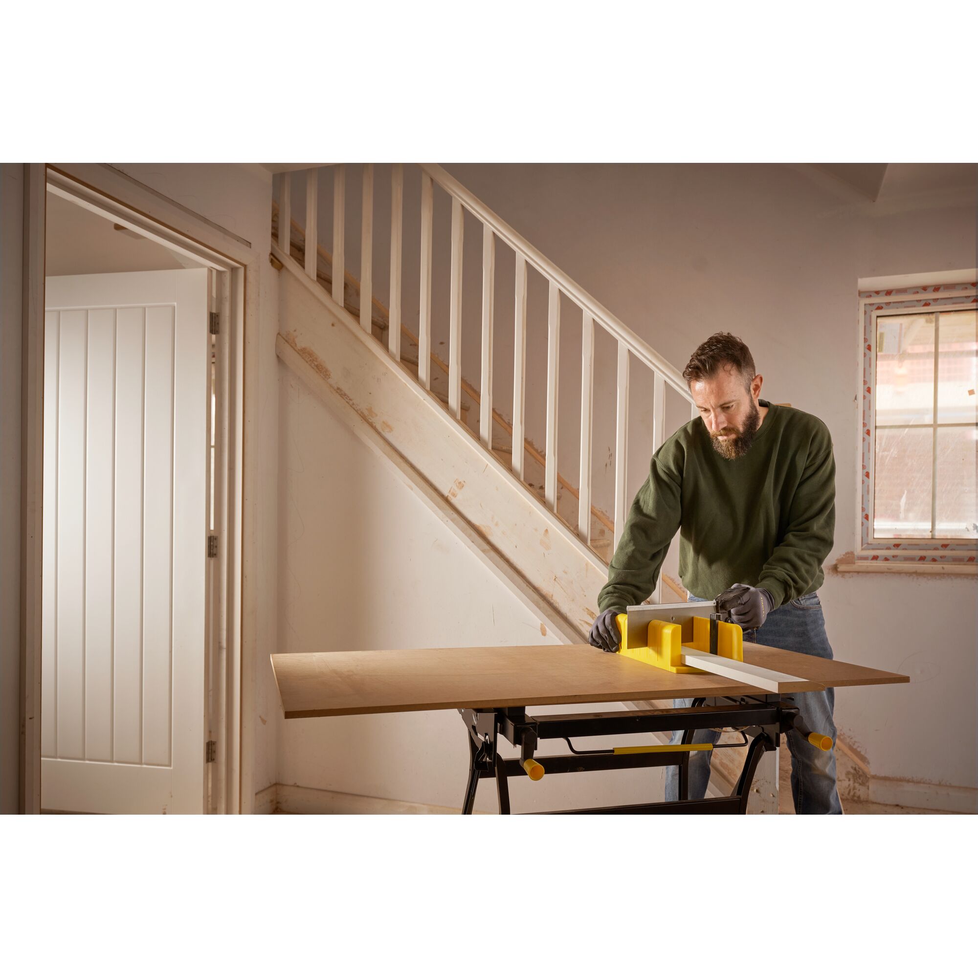 STANLEY® Clamping Mitre Box With Saw | STANLEY