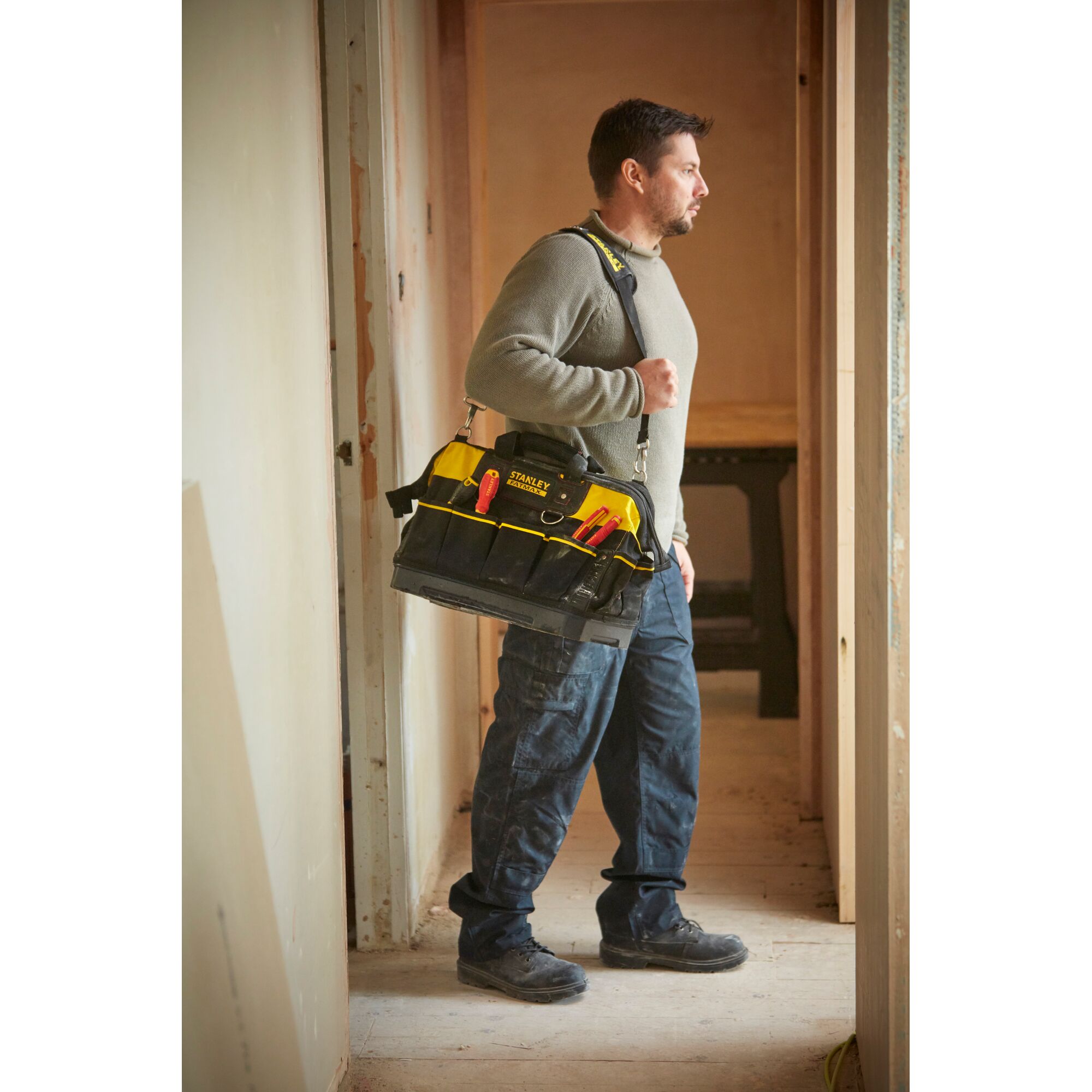 SCAFULLKING RUDEBONES SHOULDER HOPPER 限定 STANLEY® FATMAX® 18 in. Tool Bag | STANLEY