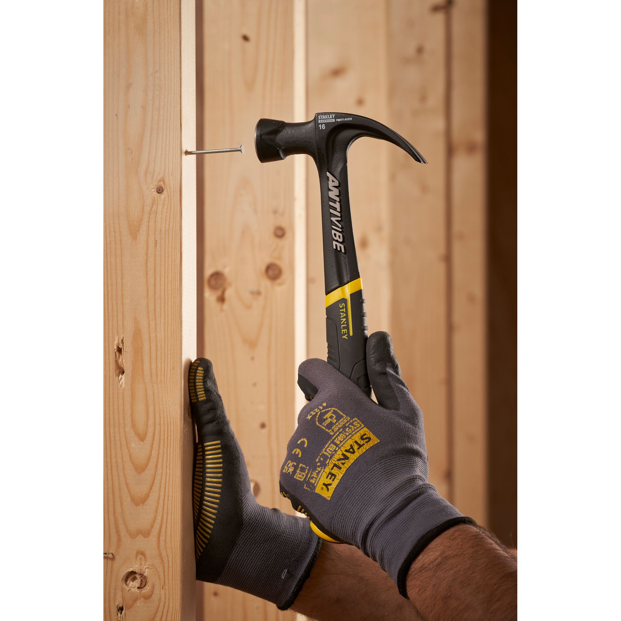 16 oz./453g Curve-Claw 1-PIece Steel Hammer | STANLEY
