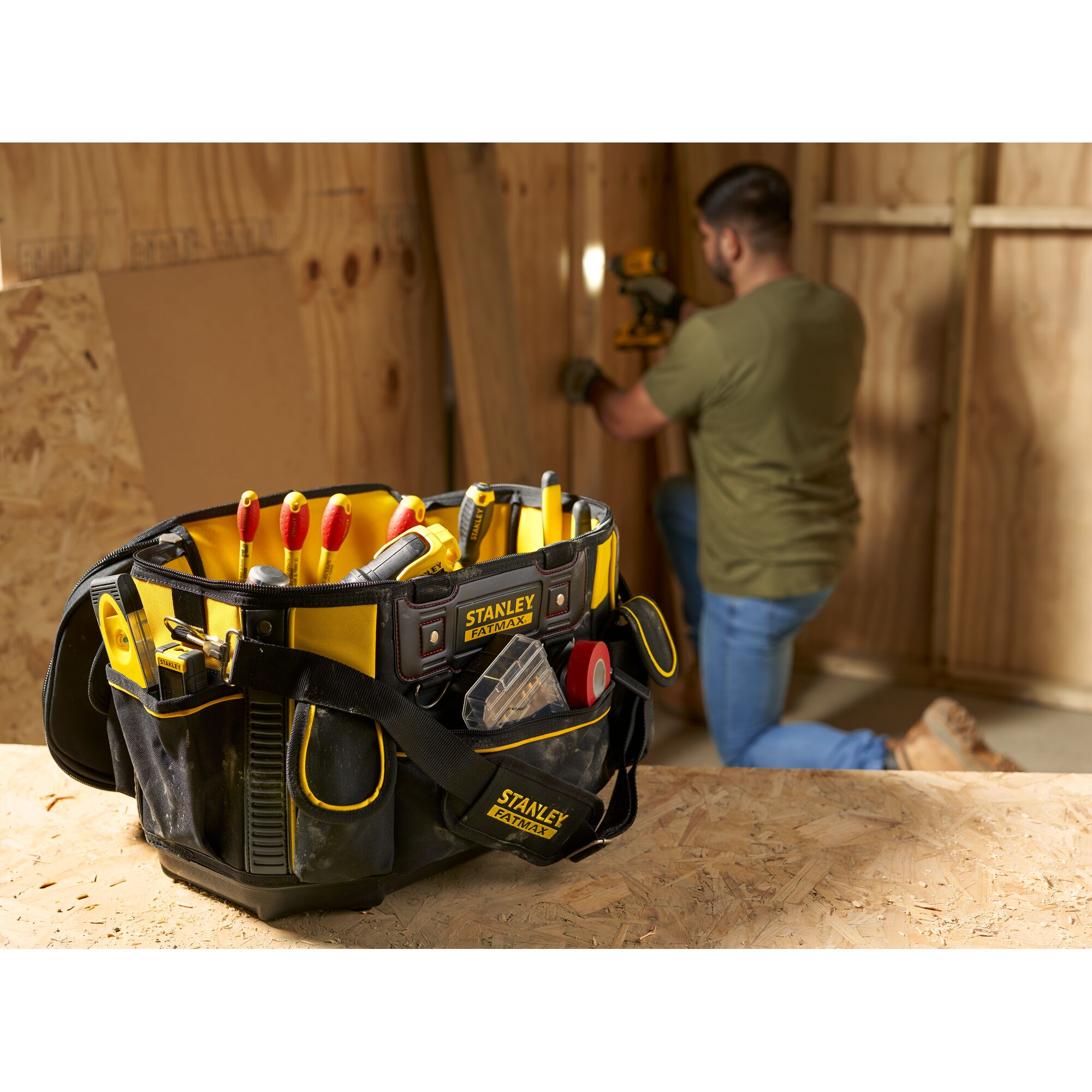 STANLEY® FATMAX® 18 in. Round Top Rigid Tool Bag | STANLEY