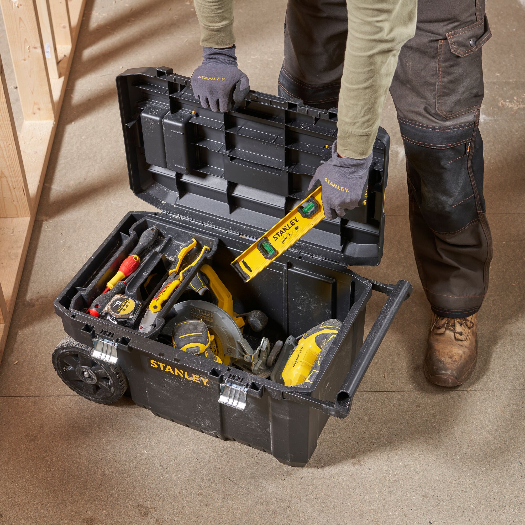 STANLEY® 50L Essential Tool Chest With Metal Latches | STANLEY