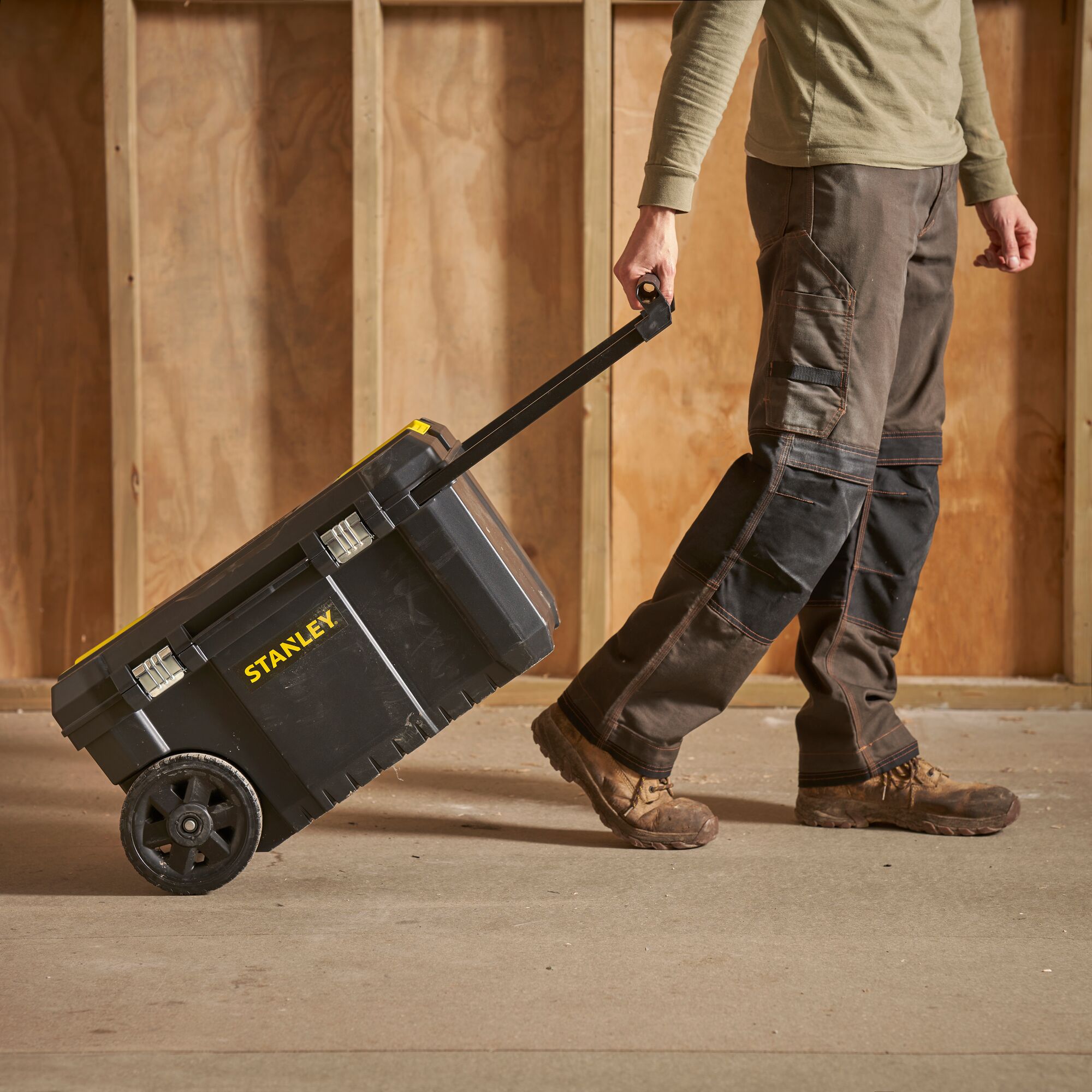 STANLEY® 50L Essential Tool Chest With Metal Latches | STANLEY