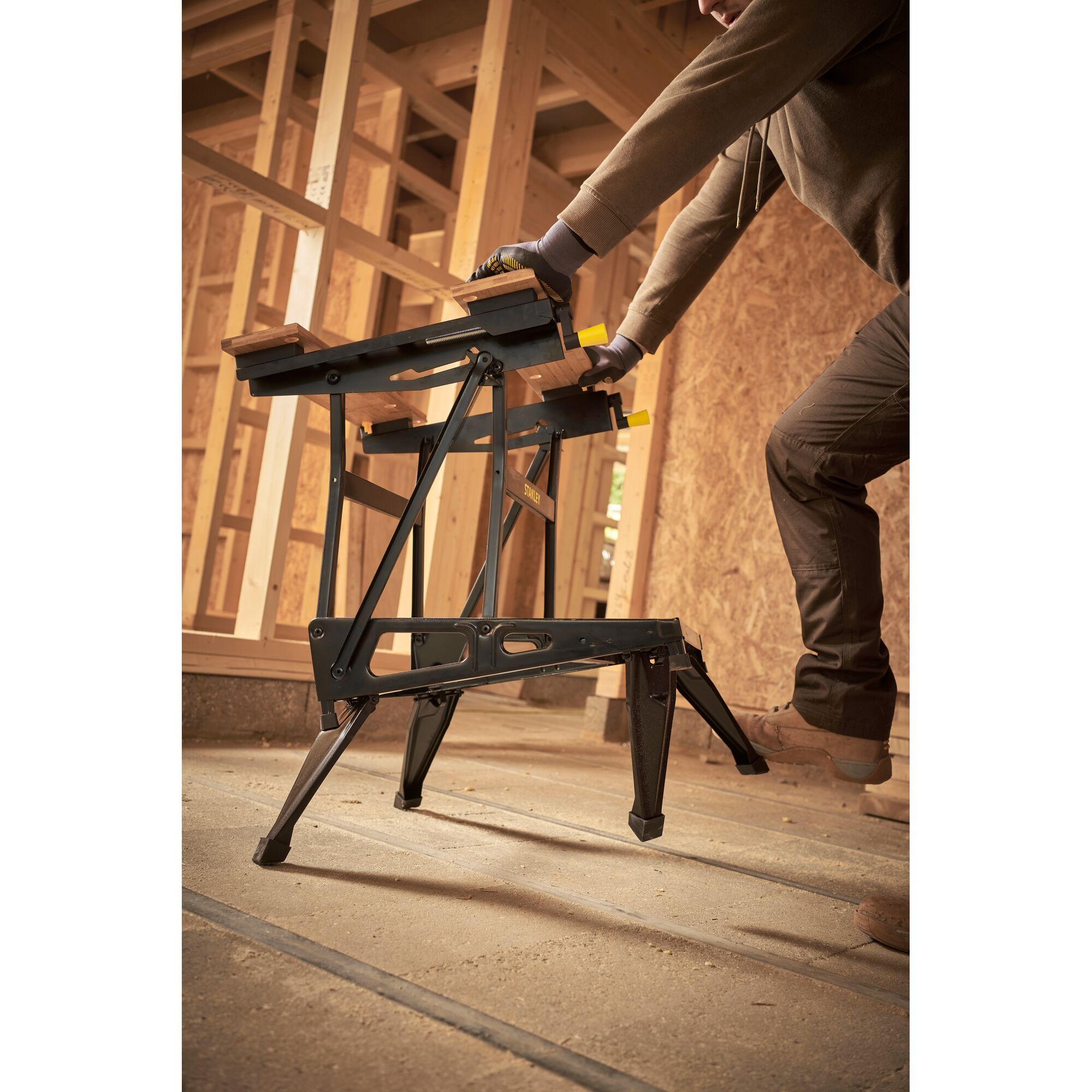 スタンドティー　② 2-in-1 Workbench & Vice | STANLEY